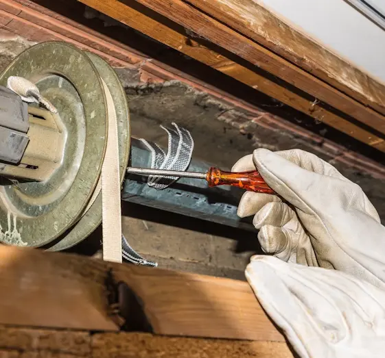 Reparació de persianes i portes de garatge